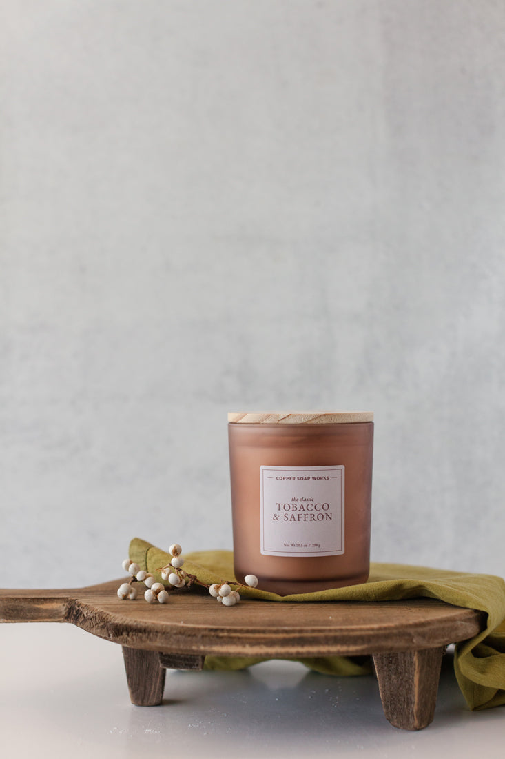 tobacco and saffron soy wax 10.5 oz candle